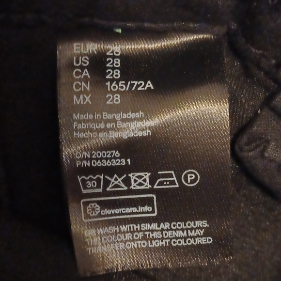 4/$60 Black Skinny Jeans - Size 28 - Picture 7 of 7